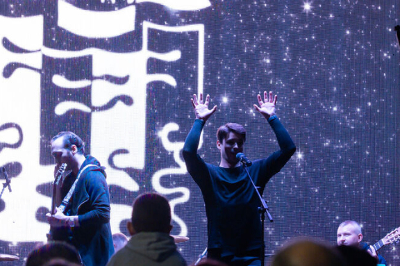 "Счастье. Небо на асфальте"