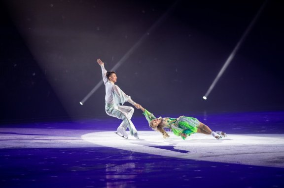 Золушка. Новогодний мюзикл на льду.(С участием олимпийских чемпионов)