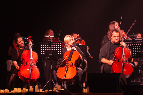 &Scy;&icy;&mcy;&fcy;&ocy;&ncy;&icy;&yacy; &Rcy;&acy;&mcy;&mcy;&shcy;&tcy;&acy;&jcy;&ncy; &pcy;&rcy;&icy; 10 000 &scy;&vcy;&iecy;&chcy;&acy;&khcy;