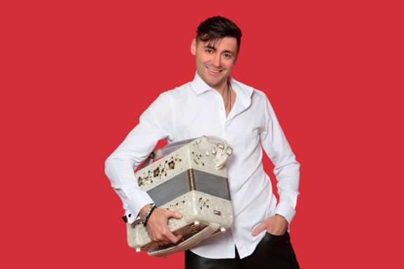 &Dcy;&mcy;&icy;&tcy;&rcy;&icy;&jcy; &Icy;&vcy;&acy;&shchcy;&iecy;&ncy;&kcy;&ocy;