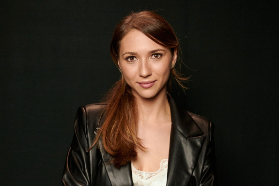 &Ncy;&acy;&dcy;&yacy; &Dcy;&zhcy;&acy;&bcy;&rcy;&acy;&icy;&lcy;&ocy;&vcy;&acy;&period; Stand Up &Ocy;&mcy;&scy;&kcy;