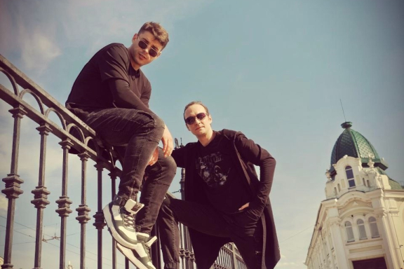 Счастье.Небо на асфальте.