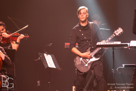 &Scy;&icy;&mcy;&fcy;&ocy;&ncy;&icy;&yacy; &Rcy;&acy;&mcy;&mcy;&shcy;&tcy;&acy;&jcy;&ncy; &pcy;&rcy;&icy; 10 000 &scy;&vcy;&iecy;&chcy;&acy;&khcy;