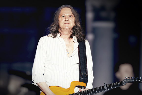 &CHcy;&icy;&zhcy; & &Scy;&ocy; "&Lcy;&ucy;&chcy;&shcy;&iecy;&iecy;"