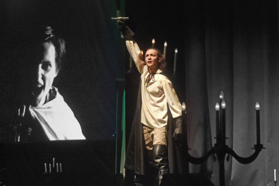 &Scy;&tcy;&rcy;&acy;&scy;&tcy;&icy; &pcy;&ocy; &ZHcy;&acy;&ncy;&ncy;&iecy;